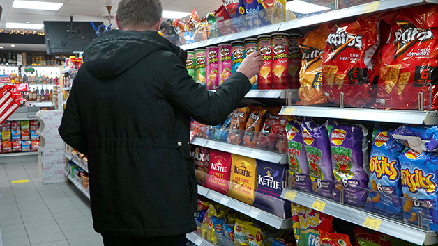 Sharing crisps